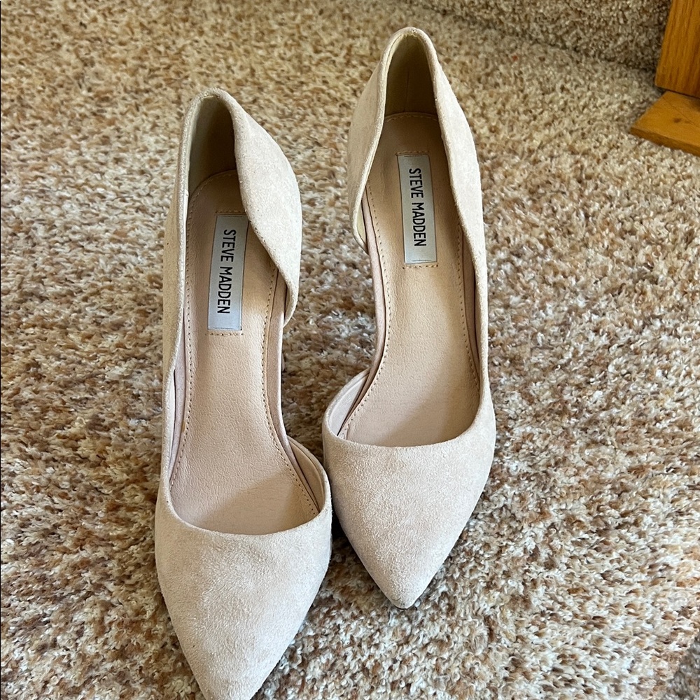 Steve Madden Beige Pointed Toe Heels